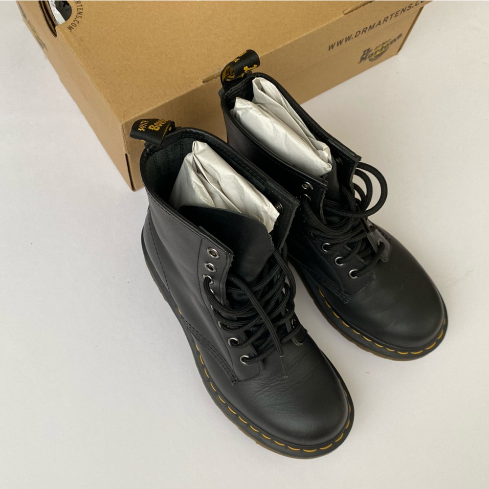Dr.Martens 1460 Nappa 8-eye smooth leather lace up boots - Picture 2 of 10